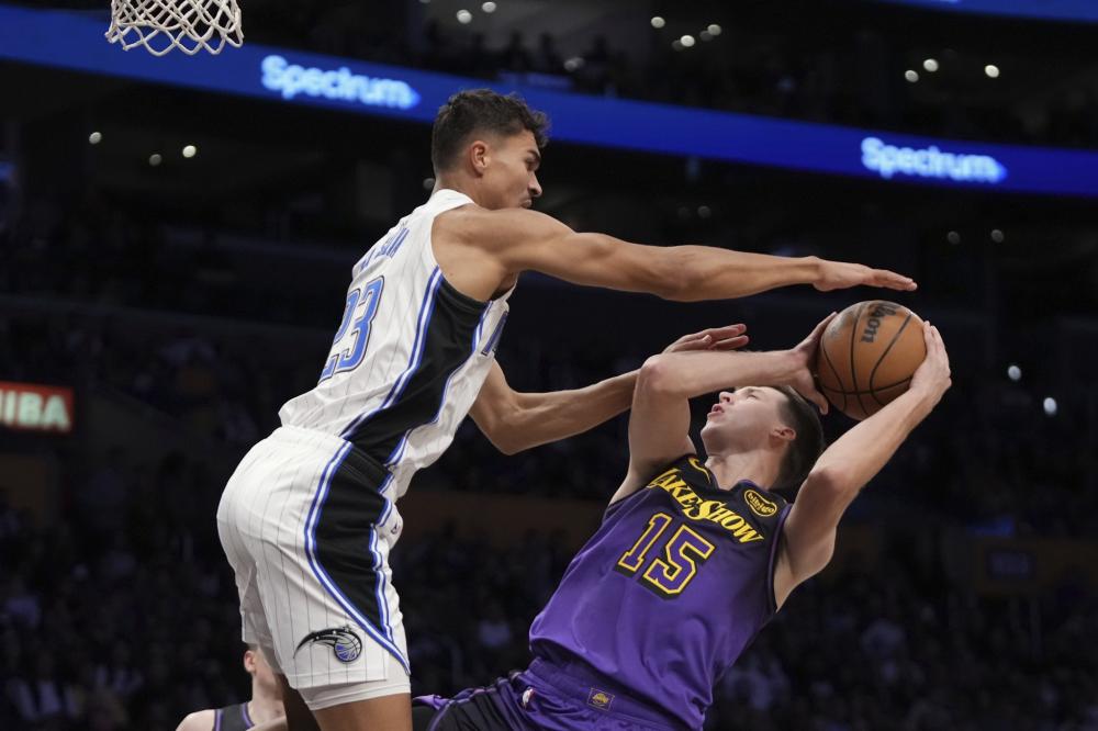 衣微笑入镜 衣微笑入镜