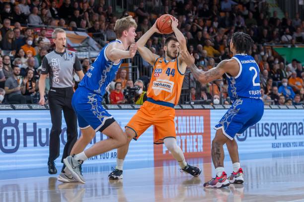 一种半调侃 一种半调侃