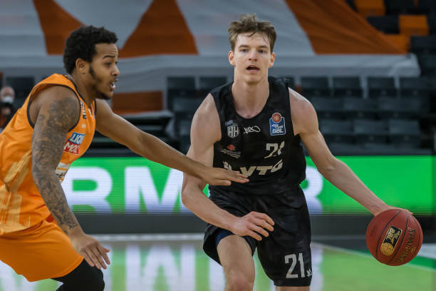 在弗里克麾 在弗里克麾