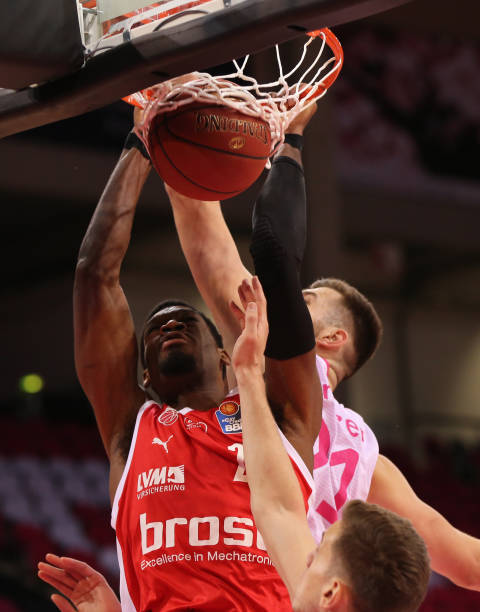 坛竞争中 坛竞争中