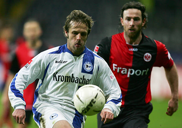 她的团队支 她的团队支