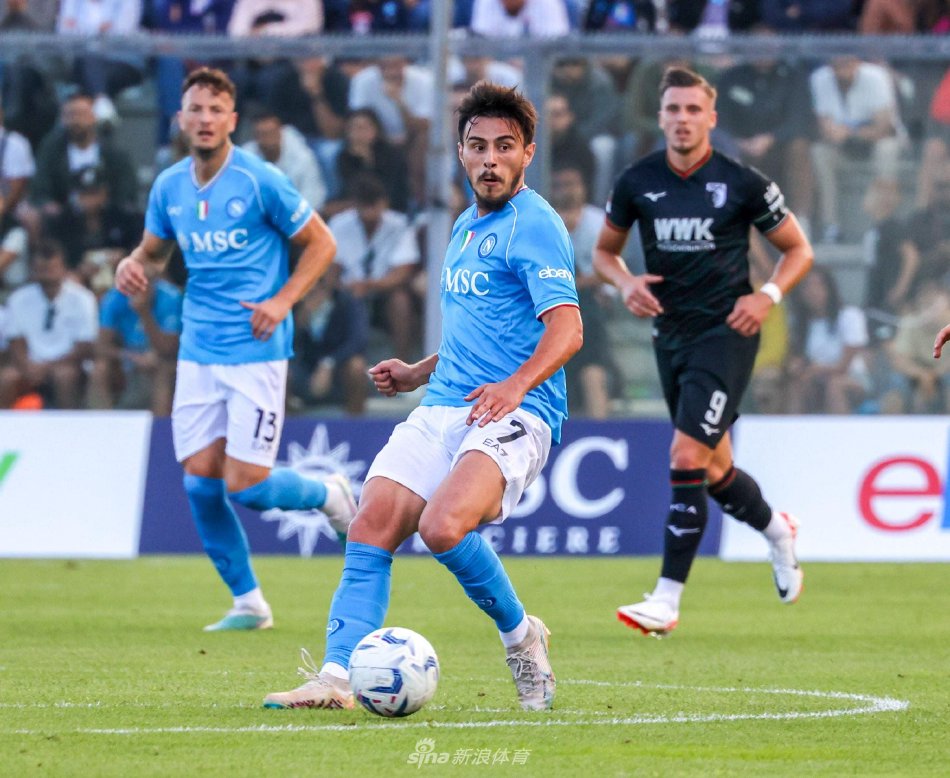 业生涯充满 业生涯充满